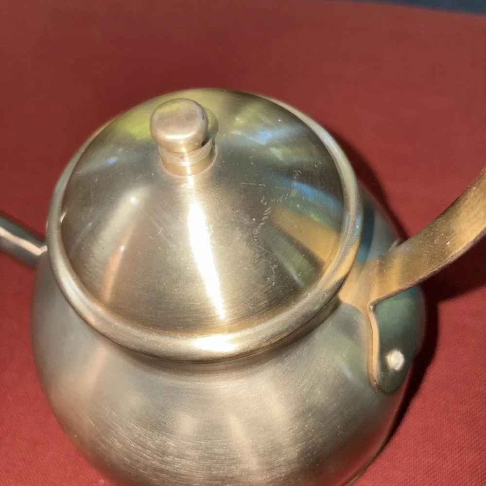 ROSE & FITZGERALD BRUSHED GOLD KETTLE Slender Spout Minimalist Handle 1 Liter